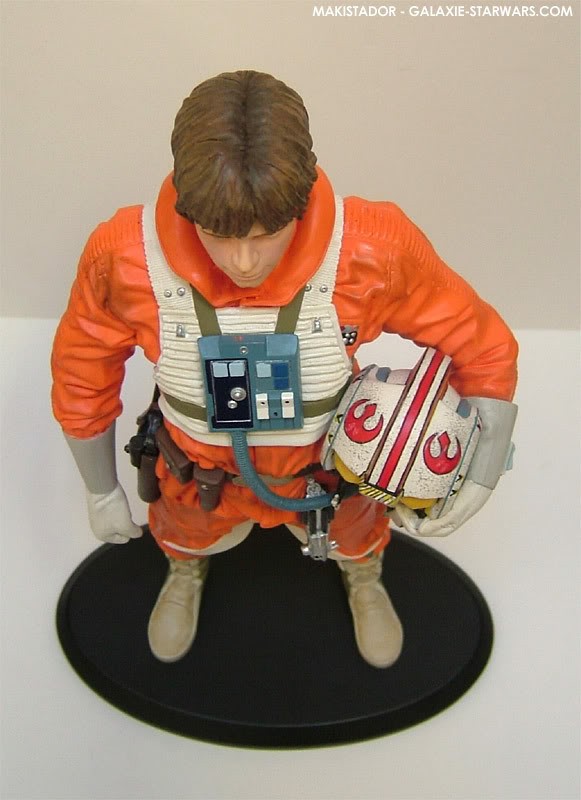 ATTAKUS - Luke Skywalker Pilote Statue (2002) - Page 2 15-2_110