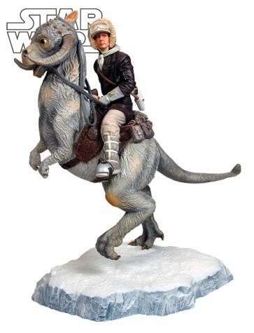 Gentle Giant - Han Solo on Tauntaun Diorama Hansol10