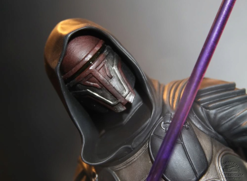 Gentle Giant - Darth Revan Mini Bust - Page 4 Img_4412