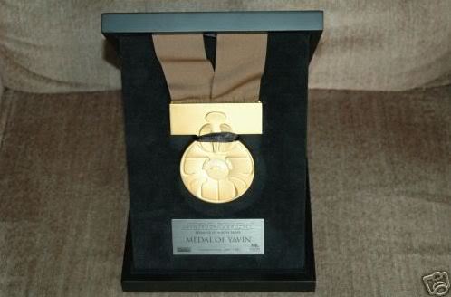 Master replicas - Medal of Yavin Yavin010