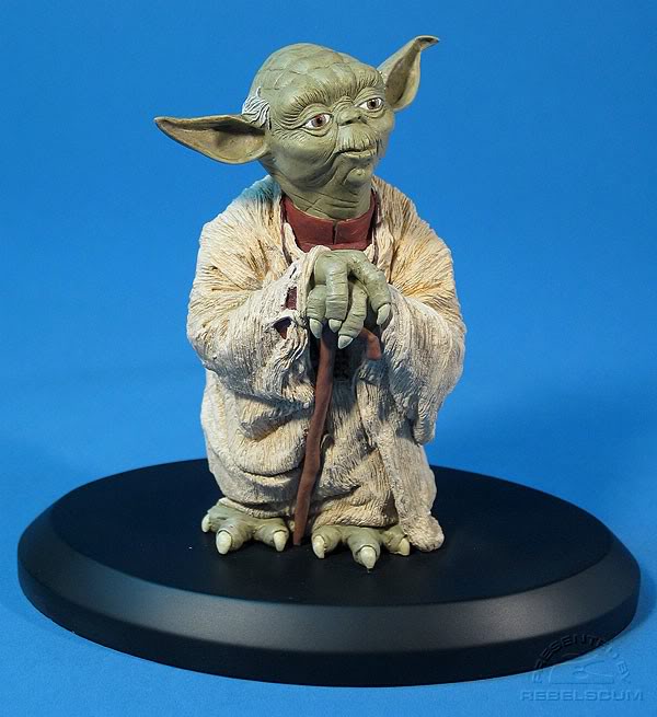 Attakus - Yoda Statue (2001) Yodai011