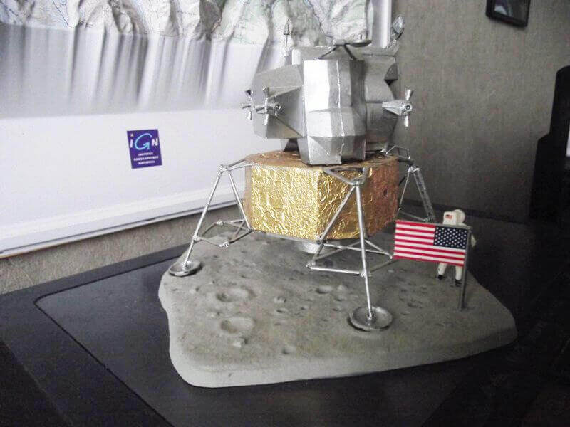 Apollo 11 et la lune (modèles Revell) Apo00510