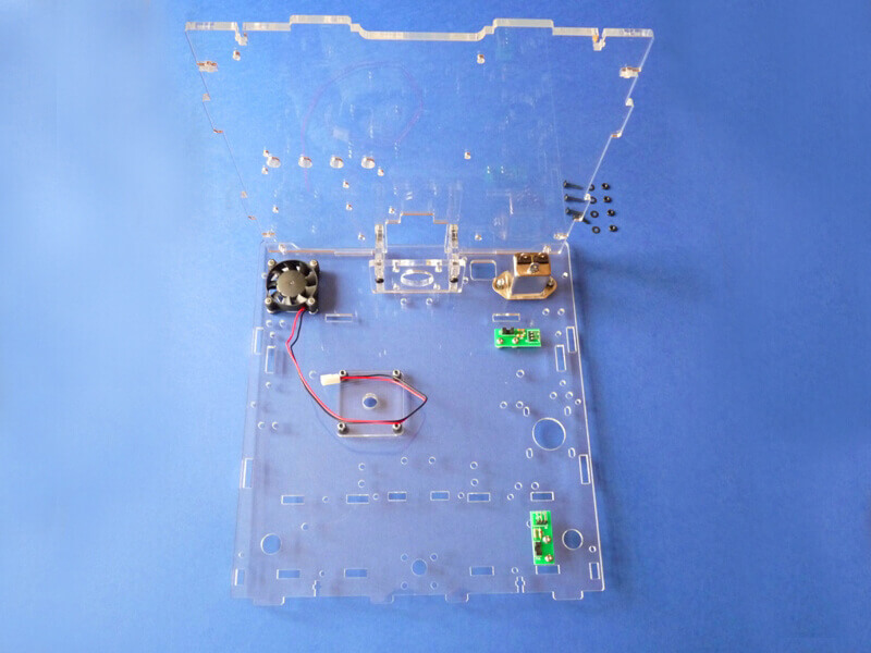 Construction d'une imprimante 3D multimatériaux - Kit Altaya model-space C3cc10