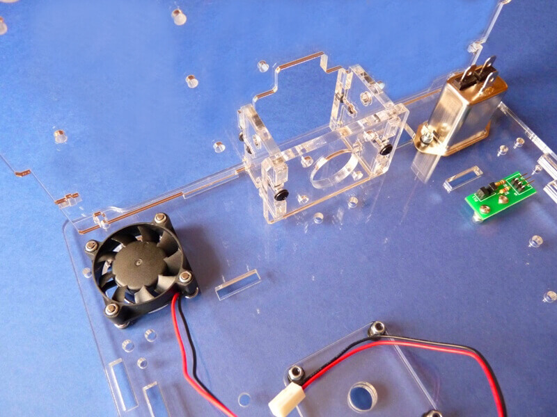 Construction d'une imprimante 3D multi-matériaux.  C3cd10