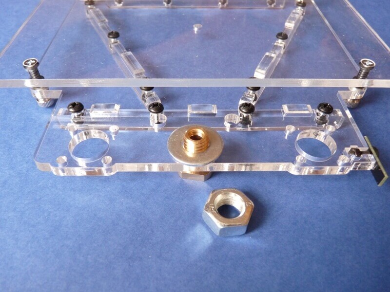 Construction d'une imprimante 3D multi-matériaux. C3he10