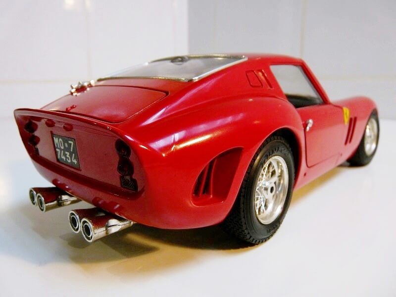 Ferrari 250 GTO - 1962 - BBurago 1/18 ème Ferr2515