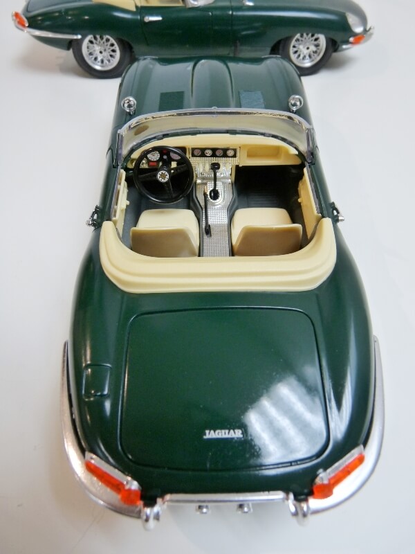 Jaguar Type E Cabriolet vert - 1961 - BBurago 1/18 ème Jte_ca35