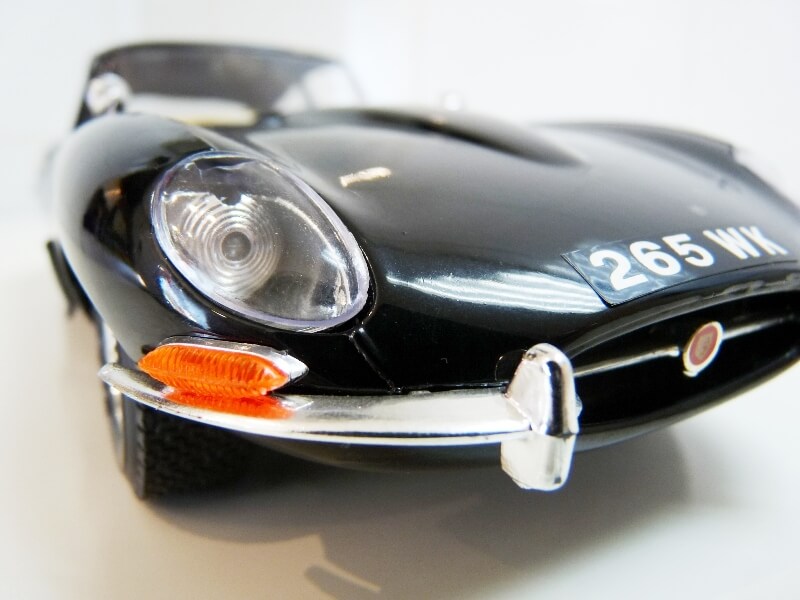 Jaguar Type E Coupé noir - 1961 - BBurago 1/18 Jte_cn32