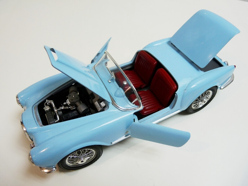 Lancia Aurélia B24 Spider bleu - 1955 - BBurago 1/18 ème Lancia19