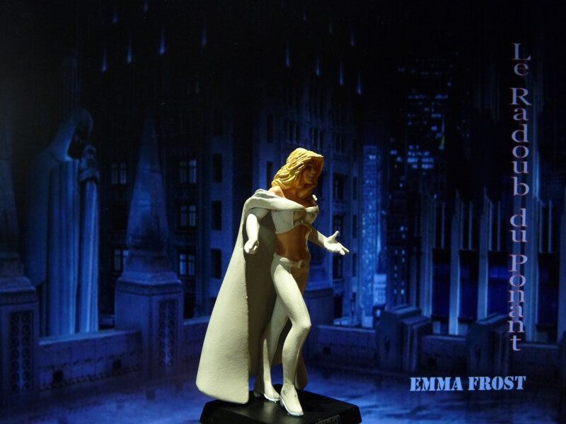 Emma Frost - Figurine en plomb Mlemft17