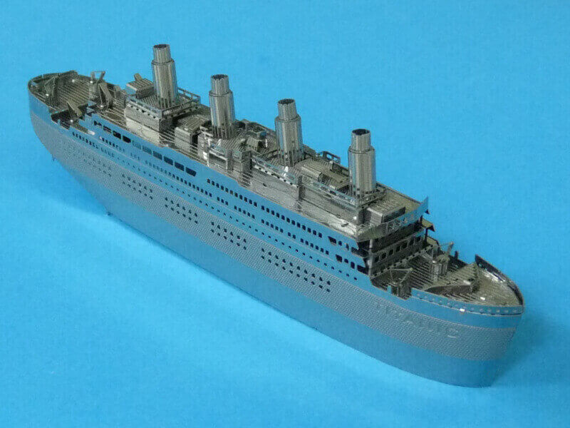 Titanic 3D métal kit au 1/2000 ème T017710