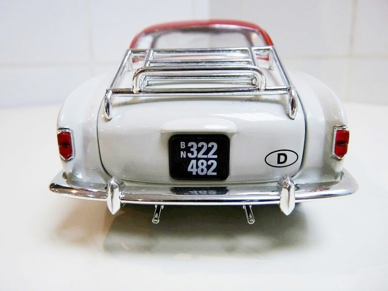 Volkswagen Karmann-Ghia coupé - 1956 - Solido 1/18 ème  Volksw53