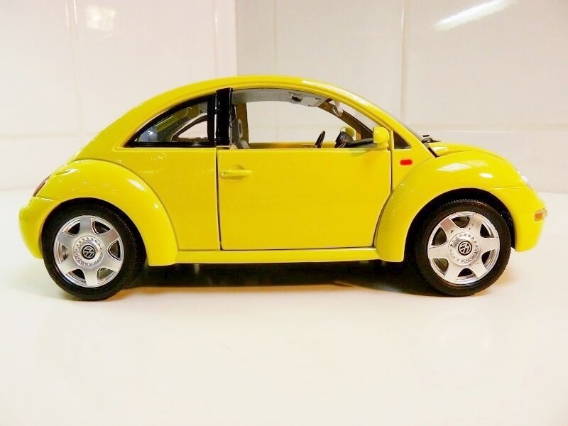 Volkswagen New Beetle - 1998 - Bburago 1/18 ème Volksw91