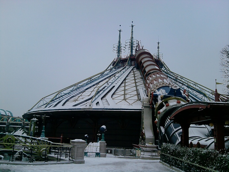 Vos photos de Disneyland Paris sous la neige ! - Page 10 P1712011