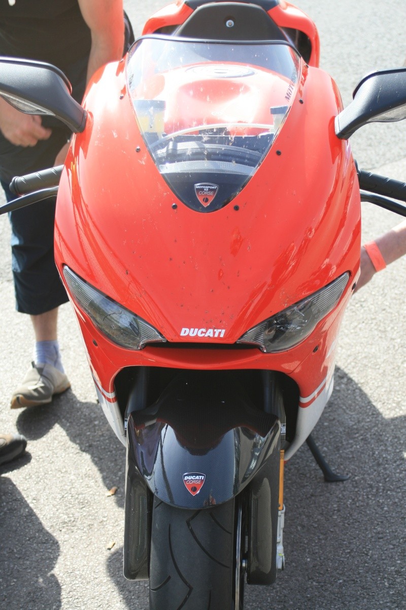 Ducati GP 10 - Spyshot Img_0710