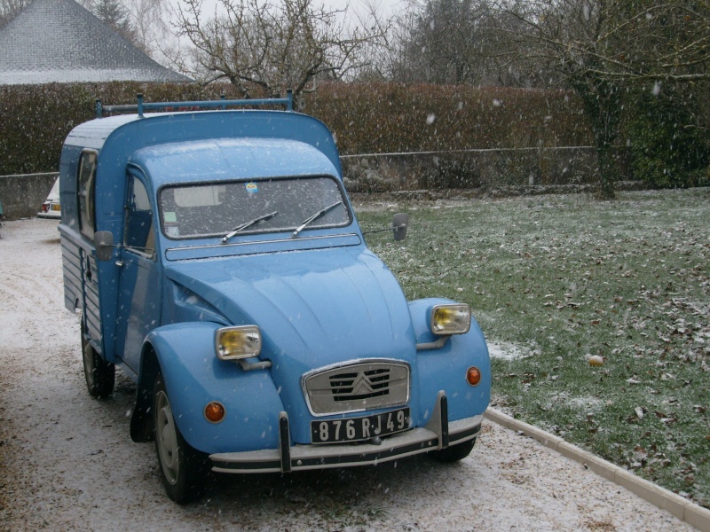 Utilitaire Citroën sous la neige S7304014