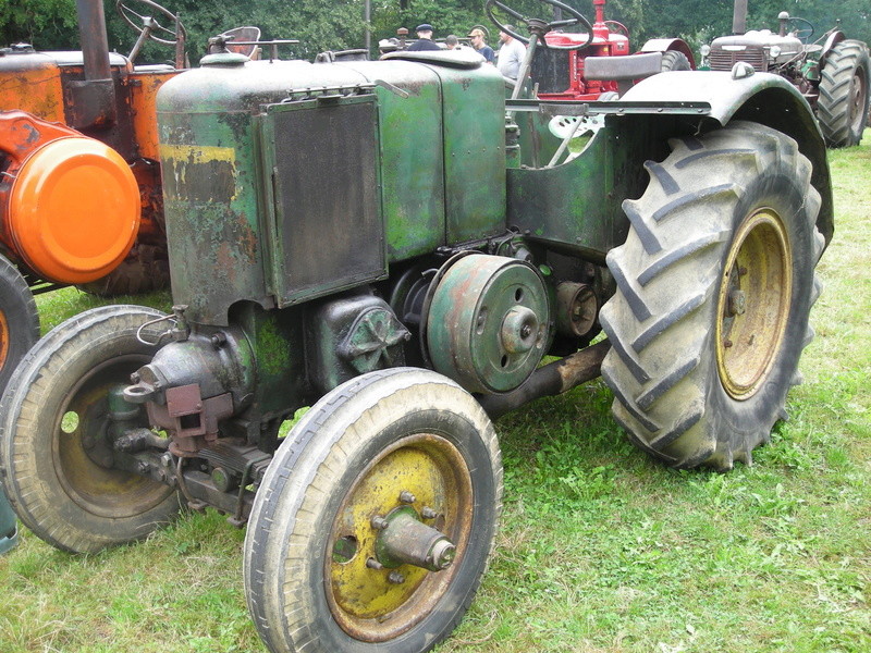 Fête des tracteurs à Cheffois (85) Dscn3439
