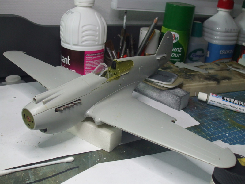 P40 C TRUMPETER 1/32 - Page 4 Collag16
