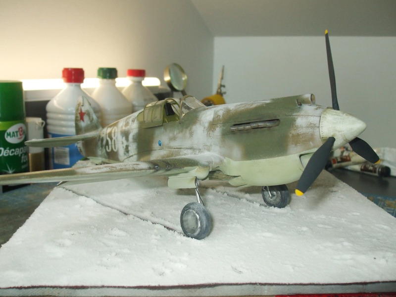 P40 C TRUMPETER 1/32 - Page 8 Socle_14