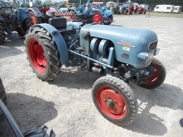 68 - Dessenheim - Fête des tracteurs le 27 août - Page 2 Dscn4022