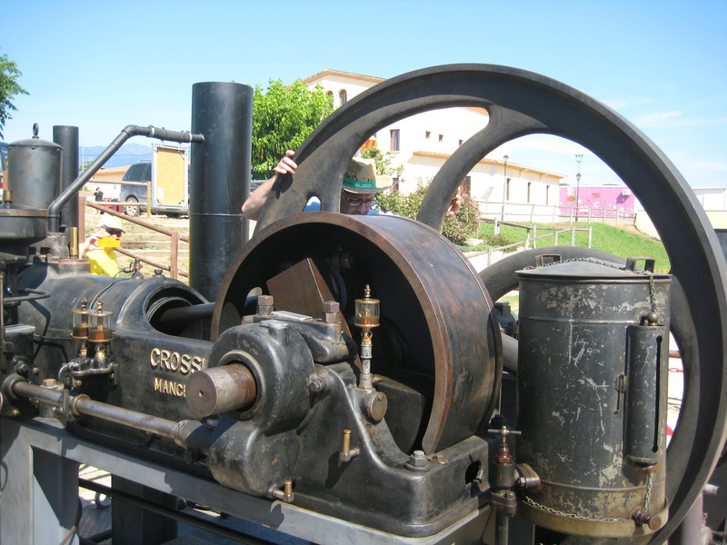 moteur - Grand moteur Crossley en état de marche à Gerone, Catalogne. Img_4512