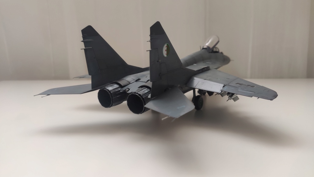 Algerian Air Force MiG-29S GWH 1/48 Img_2045