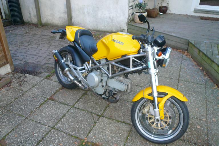 [VENDS] Ducati 620 monster ie double disques de 2003 P1040215