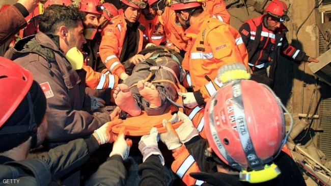زلزال عنيف يضرب تركيا وتحذير من تسونامي 11165710