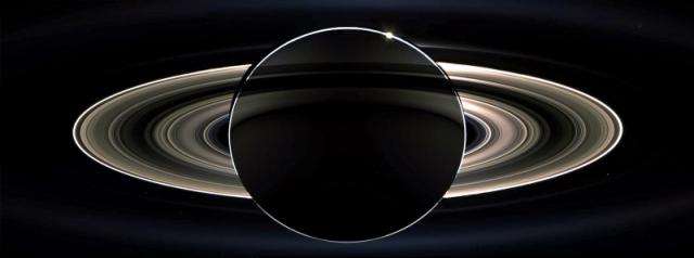 Vue spectaculaire des anneaux de Saturne par Cassini 005-0410