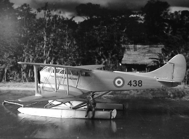 [Heller] De Havilland DH89 Dragon Rapide + Conversion DH 84 Dragon - Page 3 Dh117_10