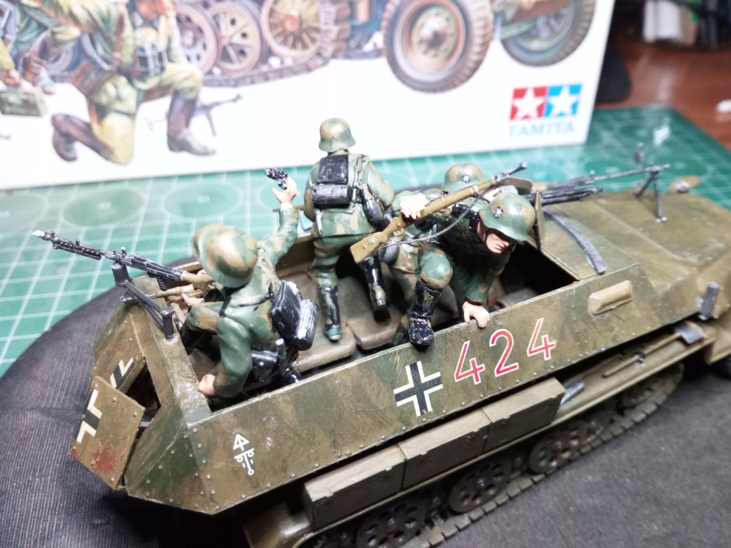 [Tamiya] 1/35 GERMAN HANOMAG SDKFZ 251/1 Img_2113