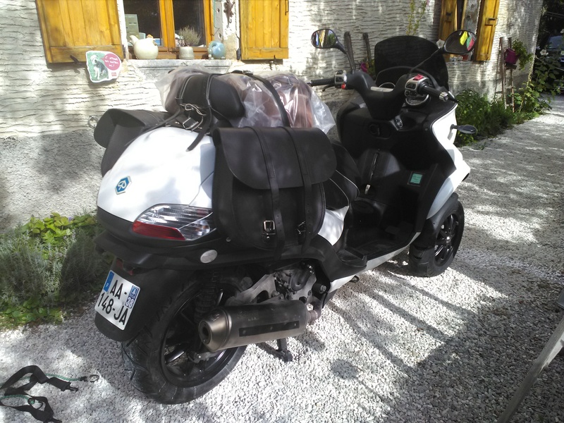 Virée en Italie en MP3 400... Au_dyp10