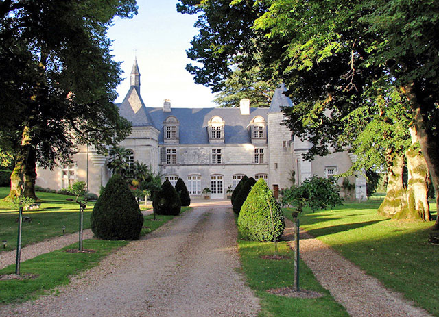 Pour vous faire rêver : un château à vendre en Touraine Chatea12