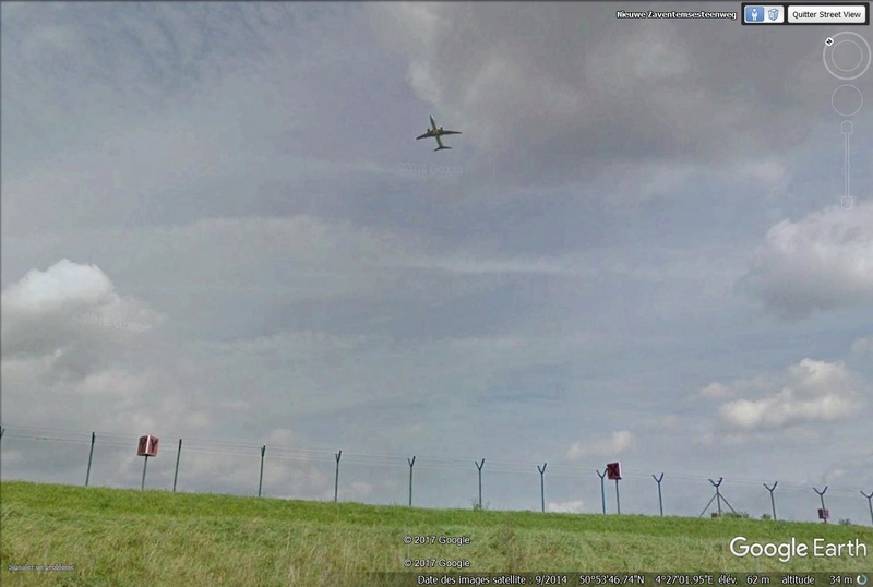 Avion en VOL vue Street View Avion110