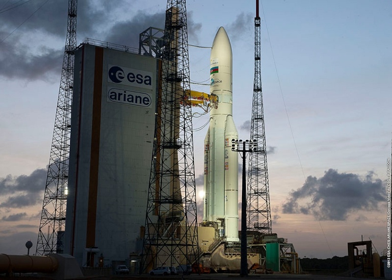 Lancement Ariane 5 ECA VA212 / Amazonas 3 + Azerspace - 7 février 2013 Sans_t95