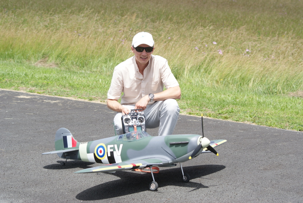 Spitfire Mk II Jamara 1800mm - Page 31 Dsc05013