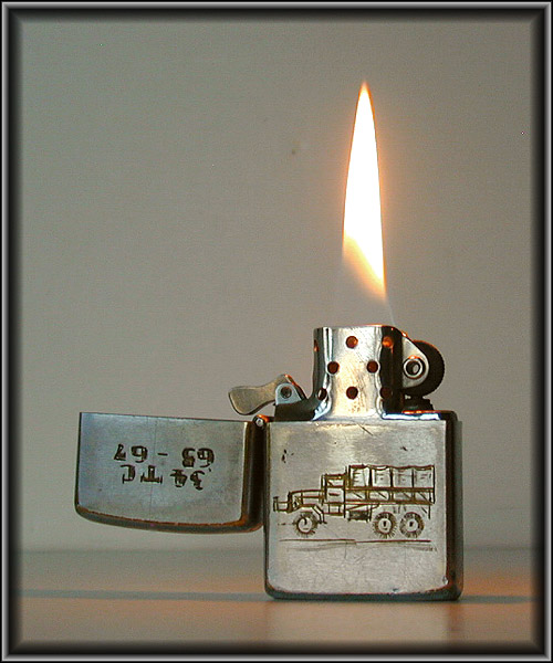 pour - zippo sur ebay - Page 12 73truc10