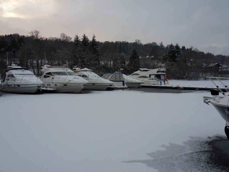 Pictures & Video of the marina in the snow Sdc10415