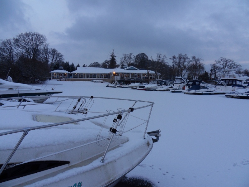 Pictures & Video of the marina in the snow Sdc10420