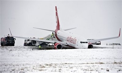 Plane comes off runway at Dortmund airport Berlin10