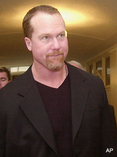 Mark McGwire comes clean, admits to using steroids Markmc10