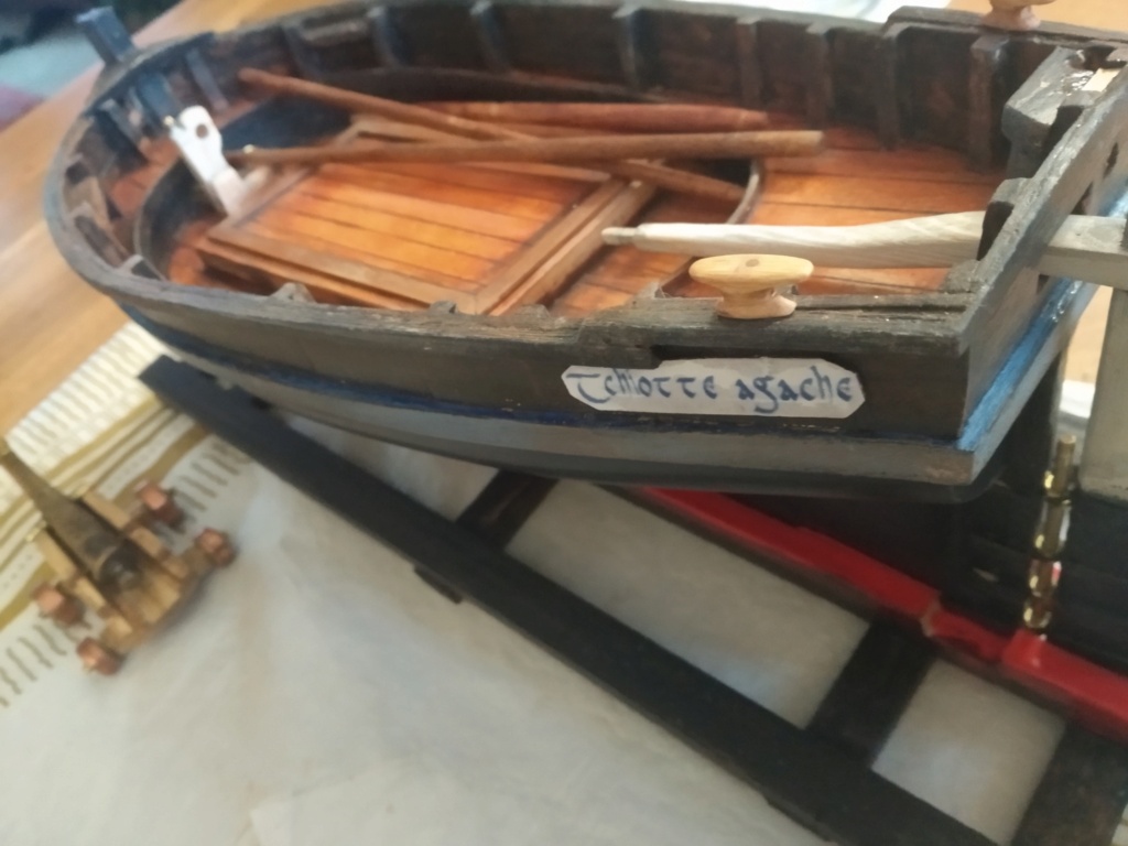 *     Un modèle réduit de bateau de travail   Img_2076
