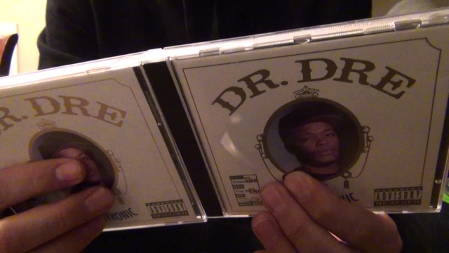 Dr._Dre-The_Chronic-Retail-1992-Recycled_INT 00-dr_10