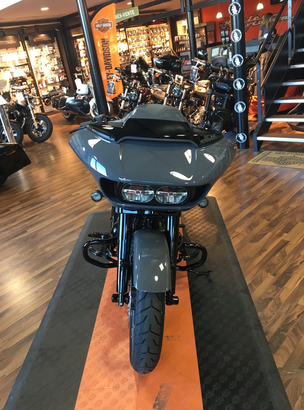 Road Glide CVO 2018 - Page 2 Img_2811