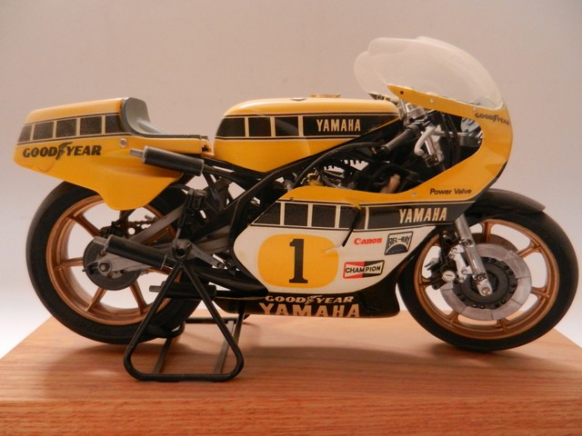 Moto Yamaha YZR500 Version Grand Prix 01419