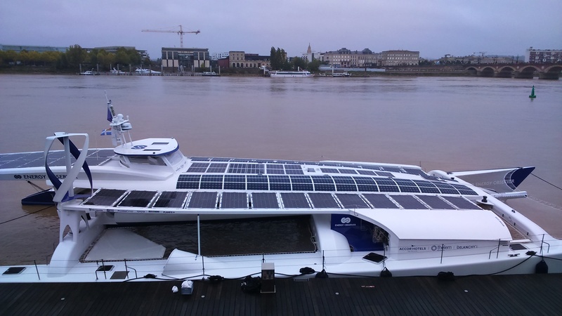 Le catamaran solaire PlanetSolar conclut sa campagne 2013 à Paris Dsc_0011