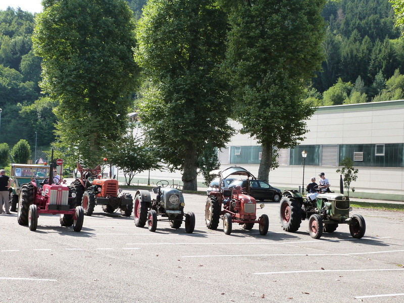 68 - Sainte Croix Aux Mines = exposition tracteurs anciens 15 août 2017  Vieux127