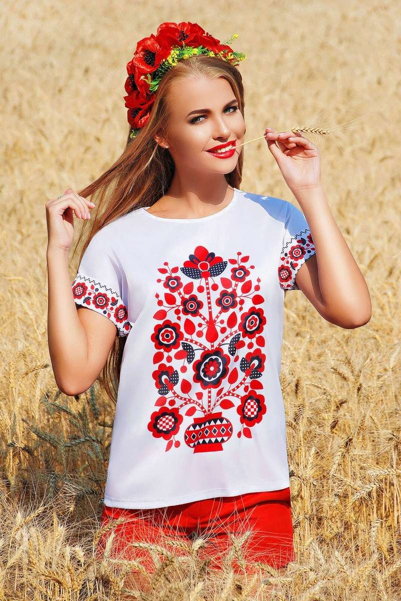 Ukrainian fashion style  12322410