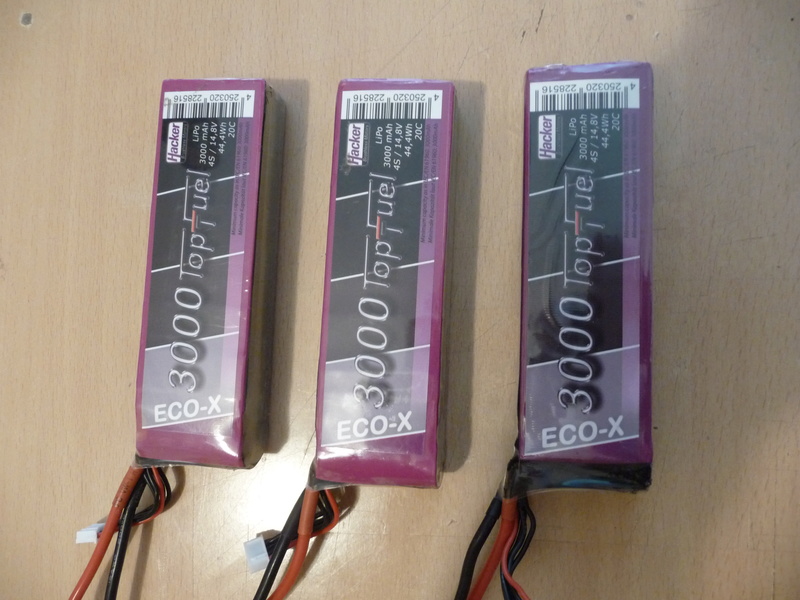 [ VENDU ] Vds lot accus lipo Hacker 4S / 3000ma P1040010