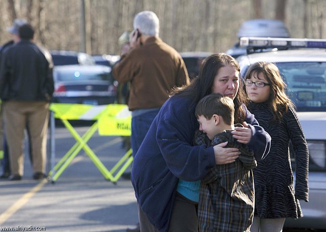 مسلح يقتل أمه و26 شخصا بمدرسة ابتدائية في أمريكا 60265410